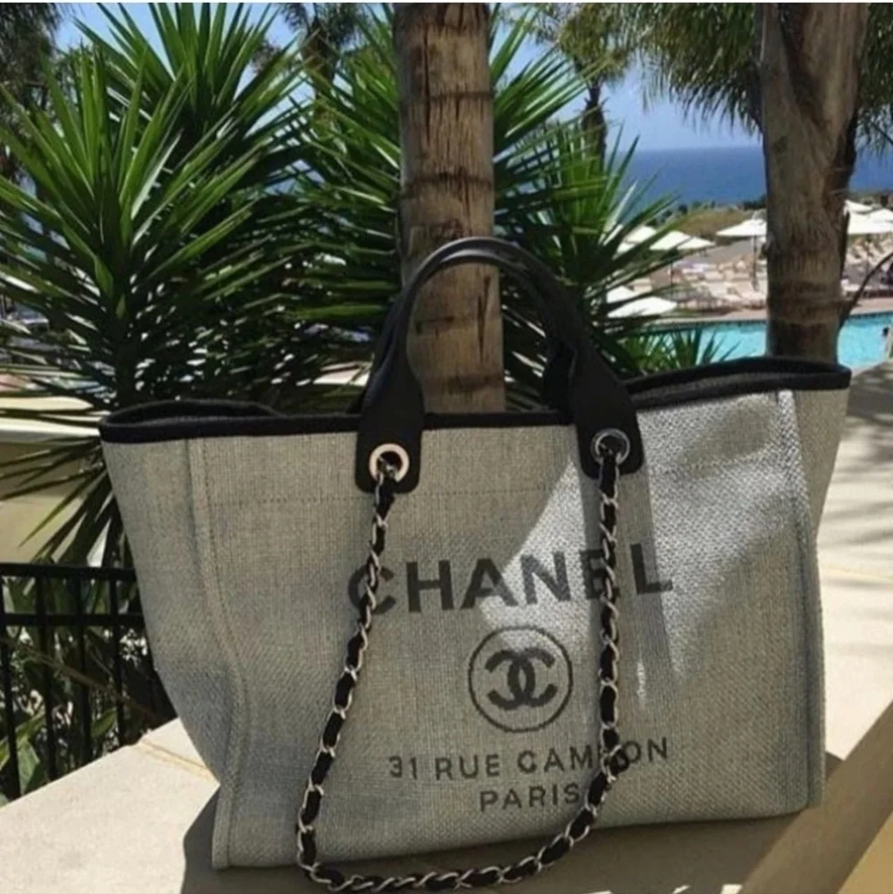 🔥 CHANEL Deauville Two-Way Tote Bag, GWP, New! 🔥